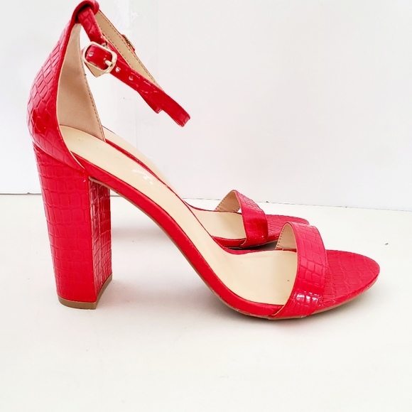 Wild Diva Red Croc-Embossed Ankle Strap Sandals Size 8 - Picture 6 of 9
